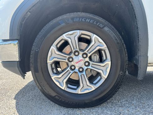 Used 2025 GMC Sierra 1500 SLT RWD image 3