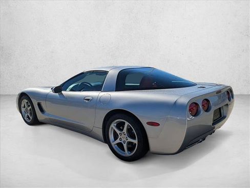 Used 2004 Chevrolet Corvette Coupe image 7