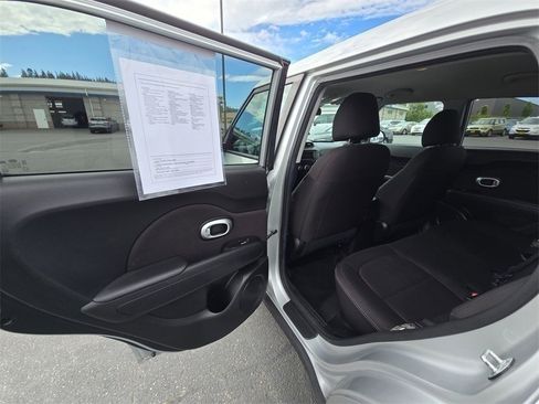 Used 2018 Kia Soul image 11
