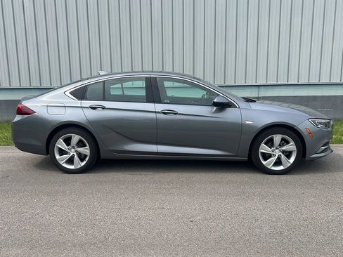 Used 2020 Buick Regal Preferred w/ Sights and Sounds Package image 4
