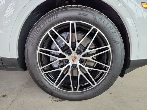 Certified 2026 Porsche Cayenne Coupe AWD/4WD image 10