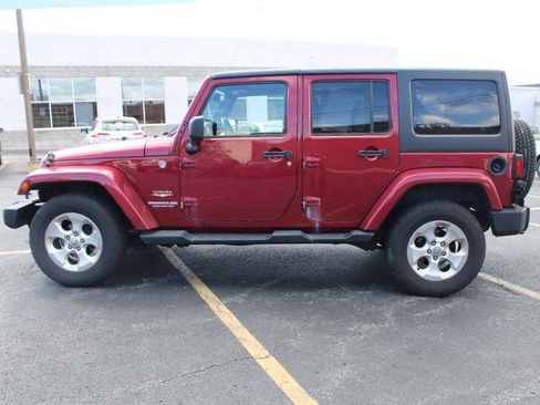 Used 2013 Jeep Wrangler Unlimited Sahara w/ Connectivity Group AWD/4WD image 7