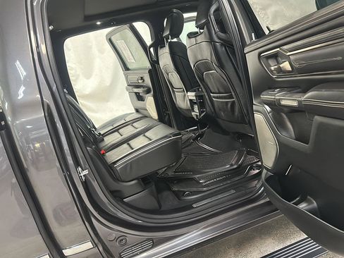 Used 2019 RAM 1500 Limited image 33