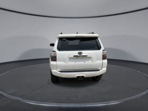 Used 2022 Toyota 4Runner SR5 AWD/4WD image 7
