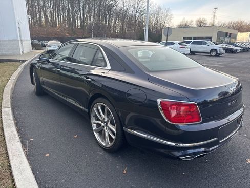 Certified 2024 Bentley Flying Spur Plug-In Hybrid image 4