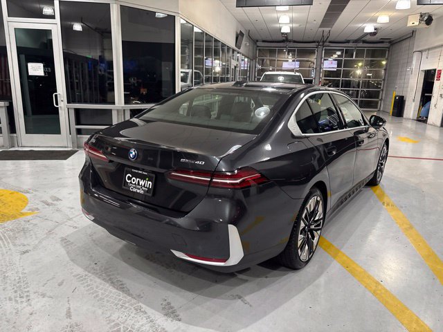 Used 2024 BMW i5 eDrive40i w/ Premium Package RWD image 9