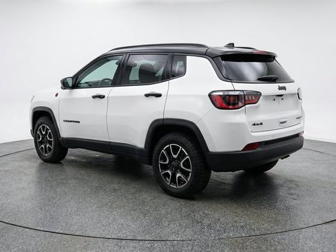 Used 2025 Jeep Compass Trailhawk AWD/4WD image 6