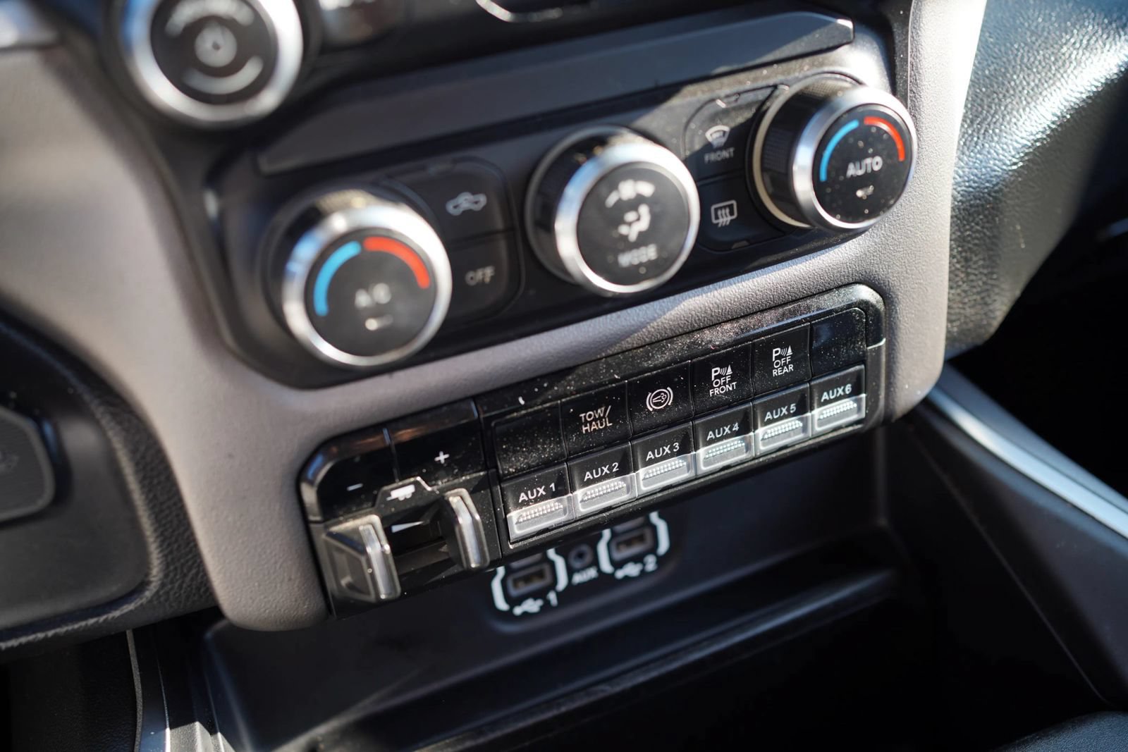 Used 2019 RAM 5500 SLT w/ Quick Order Package 2YG SLT AWD/4WD image 26