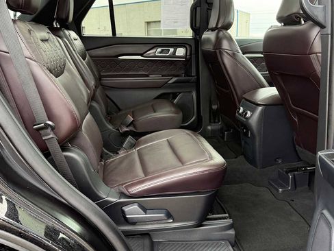 Used 2025 Ford Explorer Platinum w/ LUX Leather Package image 12