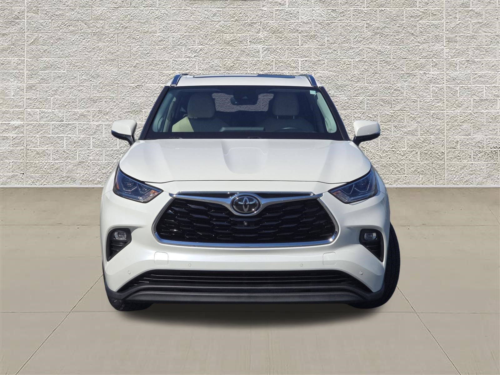 Used 2020 Toyota Highlander Limited AWD/4WD image 2