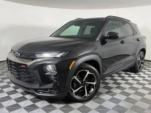 Used 2022 Chevrolet TrailBlazer RS w/ Sun and Liftgate Package FWD image 1