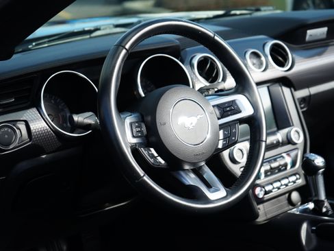 Used 2019 Ford Mustang Convertible w/ Ecoboost Performance Package image 16