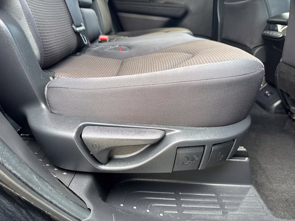 Used 2023 Toyota Highlander L FWD image 34