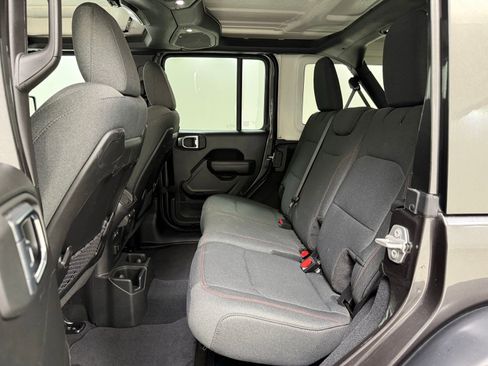 Used 2025 Jeep Wrangler Unlimited Rubicon w/ Convenience Group AWD/4WD image 14