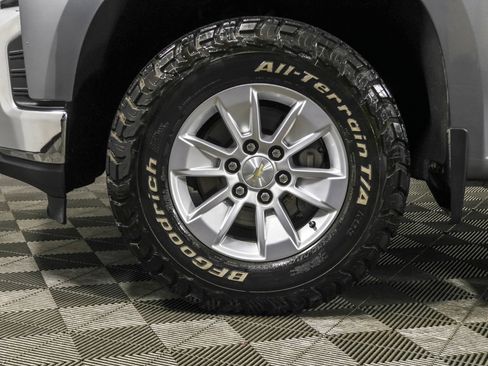 Used 2021 Chevrolet Silverado 1500 LT AWD/4WD image 20