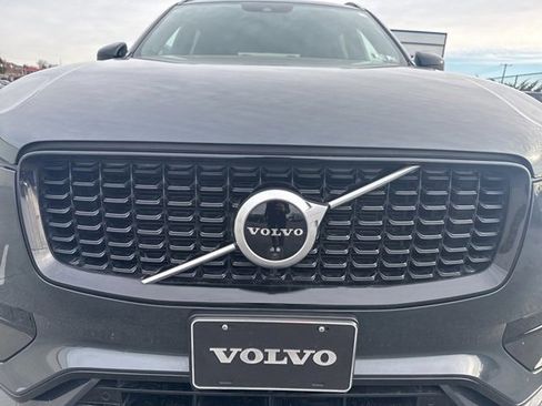 Used 2021 Volvo XC90 T6 R-Design w/ Advanced Package image 11