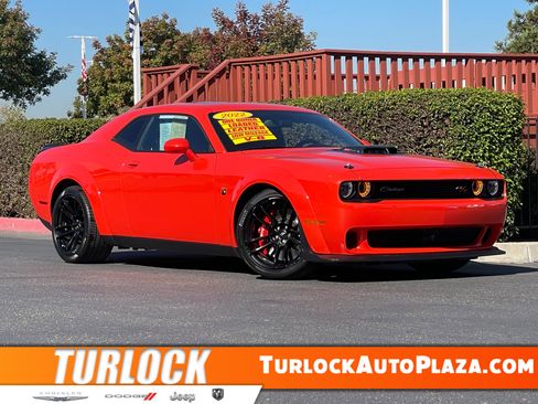 Used 2022 Dodge Challenger R/T Scat Pack image 1