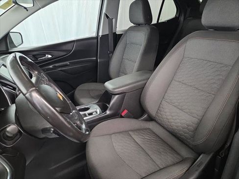 Used 2018 Chevrolet Equinox LT FWD image 16