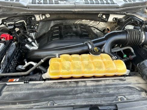 Used 2015 Ford F150 Lariat image 38