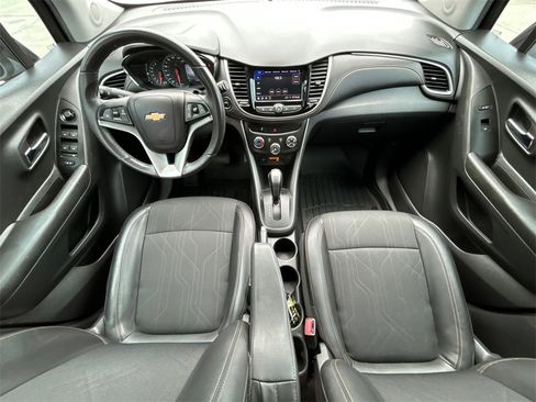 Used 2022 Chevrolet Trax LT w/ Redline Edition image 26