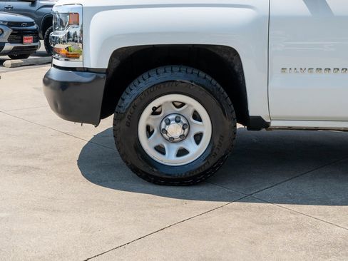 Used 2019 Chevrolet Silverado 1500 W/T AWD/4WD image 25