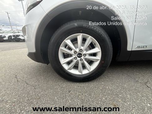 Used 2019 Kia Sorento LX image 24