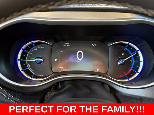 Used 2024 Chrysler Pacifica Limited FWD image 18