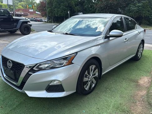 Used 2020 Nissan Altima 2.5 S FWD image 3