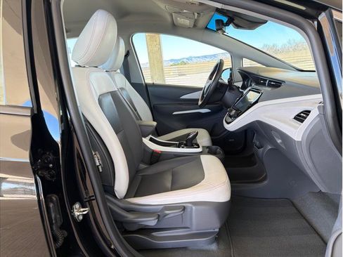 Used 2019 Chevrolet Bolt Premier w/ Infotainment Package image 14