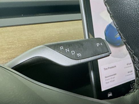 Used 2023 Tesla Model 3 Standard Range image 24