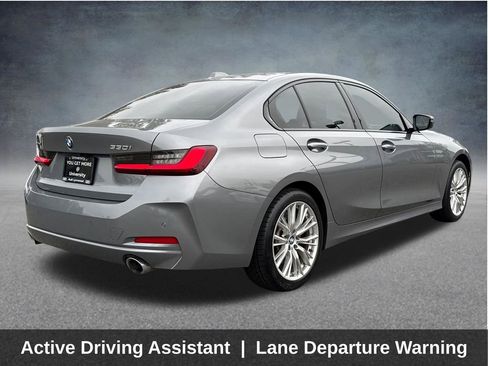 Used 2023 BMW 330i xDrive Sedan w/ Driving Assistance Package AWD/4WD image 9