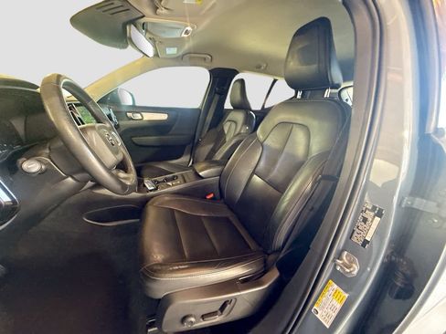 Used 2021 Volvo XC40 T5 Momentum w/ Protection Package Premier AWD/4WD image 23