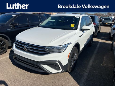 Used 2022 Volkswagen Tiguan SE w/ Panoramic Sunroof Package AWD/4WD image 1
