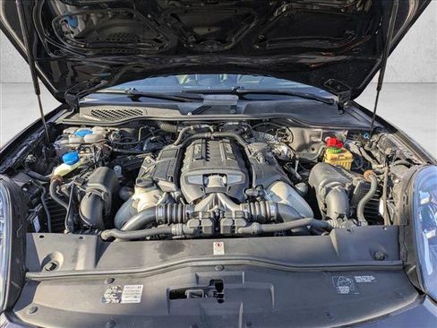 Used 2016 Porsche Cayenne Turbo image 26