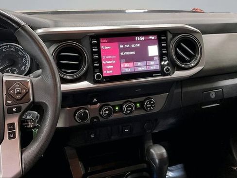 Used 2020 Toyota Tacoma SR5 AWD/4WD image 6