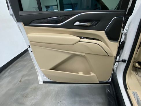 Used 2021 Cadillac Escalade ESV Premium Luxury AWD/4WD image 46