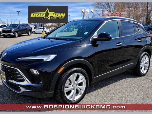 Used 2025 Buick Encore GX Preferred AWD/4WD image 1