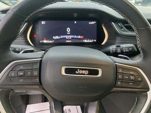 Certified 2022 Jeep Grand Cherokee Limited image 15