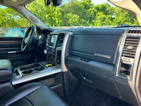 Used 2015 RAM 1500 Laramie w/ Convenience Group image 9