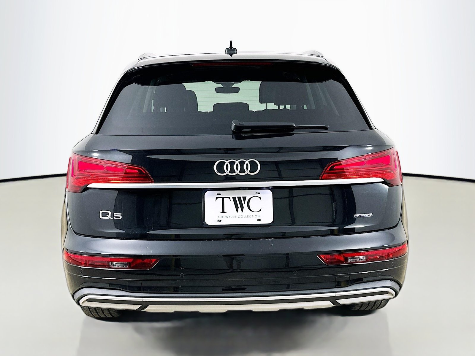 Certified 2023 Audi Q5 Premium w/ Convenience Package AWD/4WD image 6