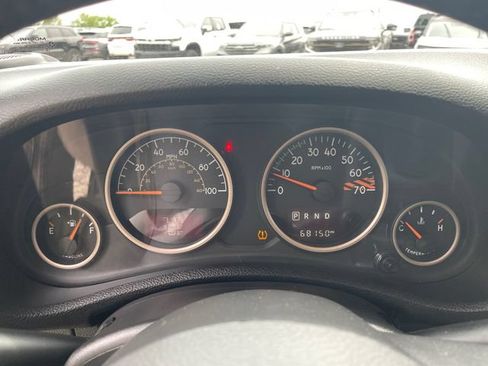 Used 2017 Jeep Wrangler Unlimited Sahara AWD/4WD image 19