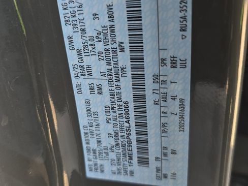 Used 2025 Ford Bronco Badlands image 16