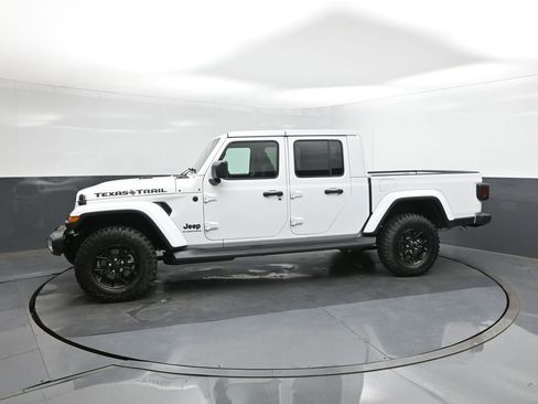 New 2026 Jeep Gladiator Sport AWD/4WD image 30