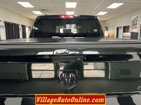 Used 2017 RAM 1500 4x4 Crew Cab image 30