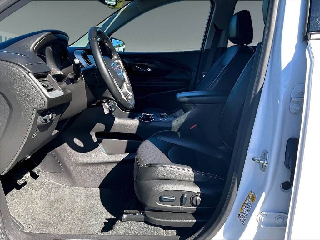 Used 2024 GMC Terrain SLT AWD/4WD image 8