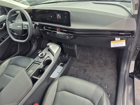 New 2025 Kia EV6 Wind image 12