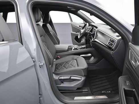 New 2026 Volkswagen Atlas Cross Sport SE AWD/4WD image 14