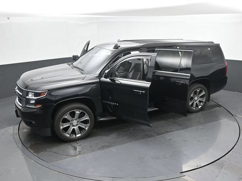 Used 2018 Chevrolet Suburban LT AWD/4WD image 51