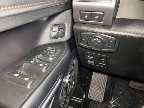 Used 2019 Ford Expedition Platinum image 16