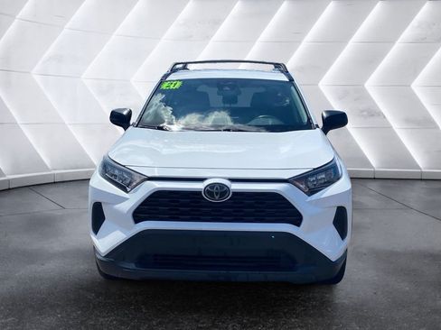 Used 2021 Toyota RAV4 LE FWD image 2